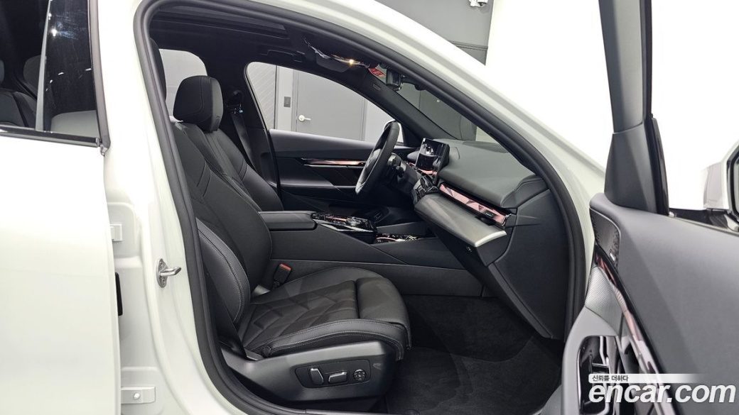 BMW 5-Series 520i M Sport, 2026
