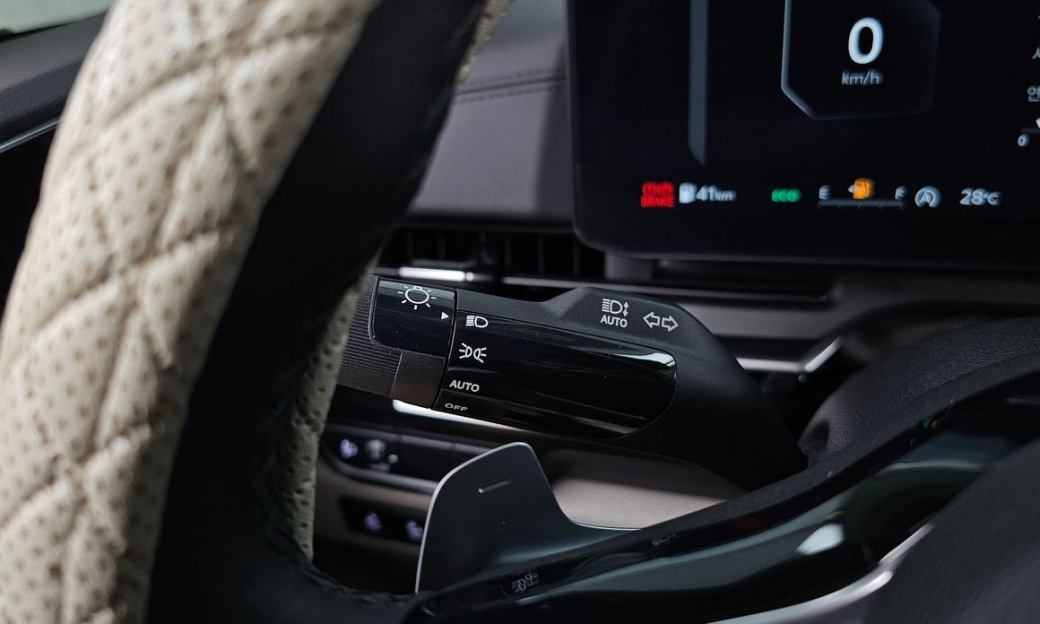 Kia Carnival 7-Seater Signature, 2024
