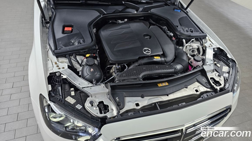 Mercedes-Benz E-Class E350 4MATIC Exclusive, 2023