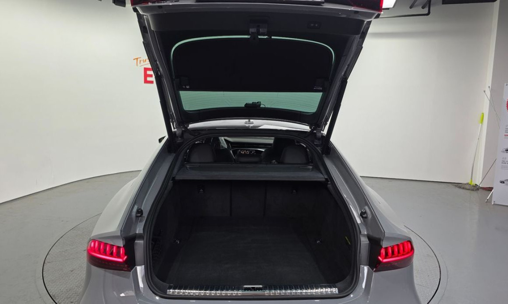 Audi RS7 4.0 TFSI Quattro Performance, 2025