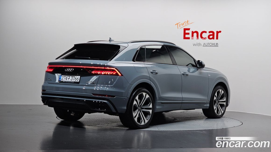Audi Q8 55 TFSI Quattro Premium, 2023