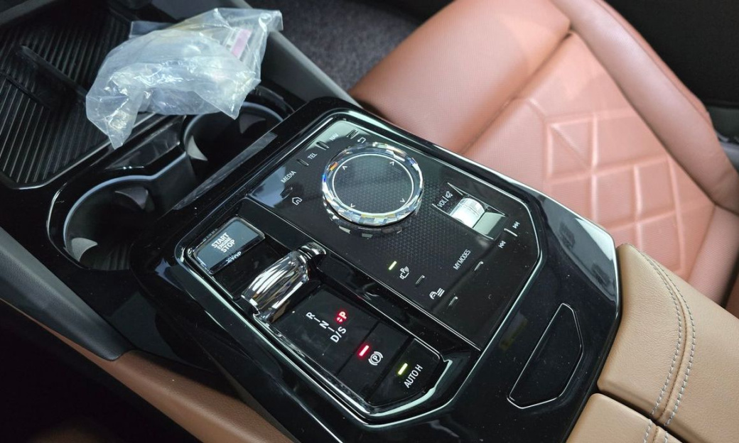 BMW 5-Series 530i xDrive, 2024
