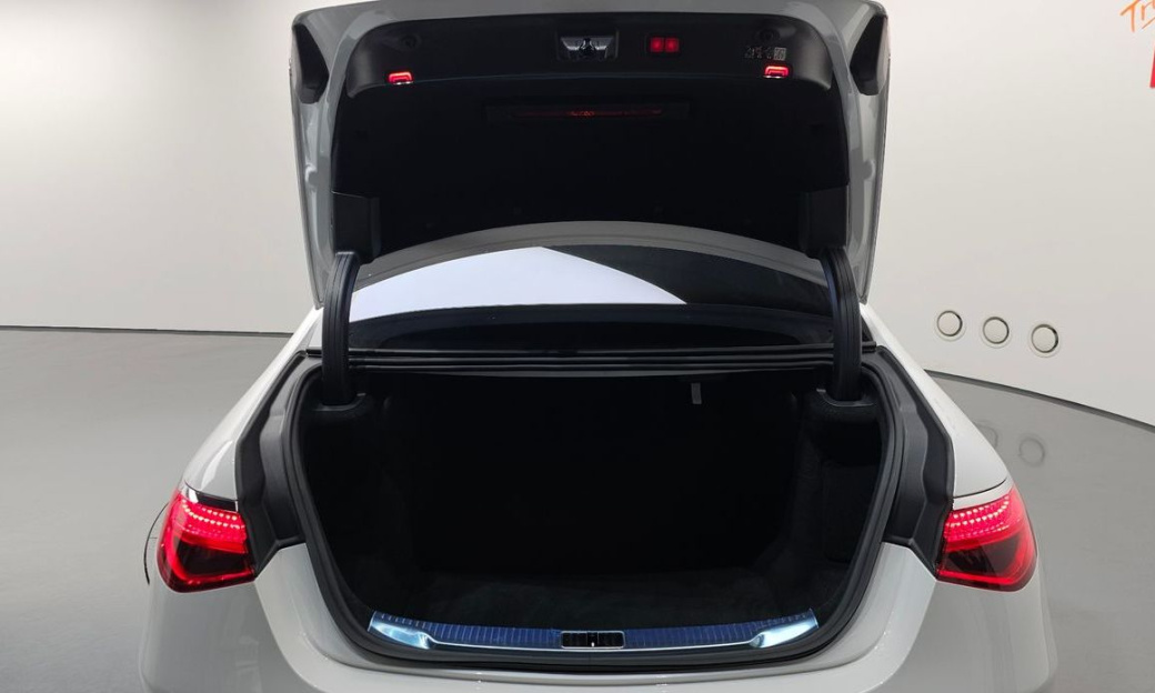 Mercedes-Benz S-Class S500L 4MATIC, 2024
