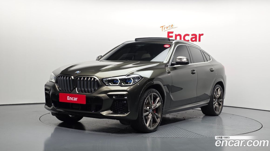 BMW X6 M50i, 2022