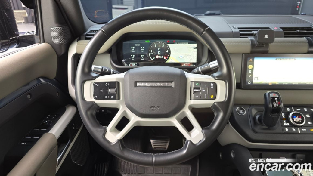 Land Rover Defender 110 D250 SE, 2022