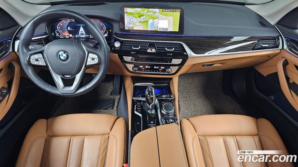 BMW 5-Series 520i Luxury, 2023