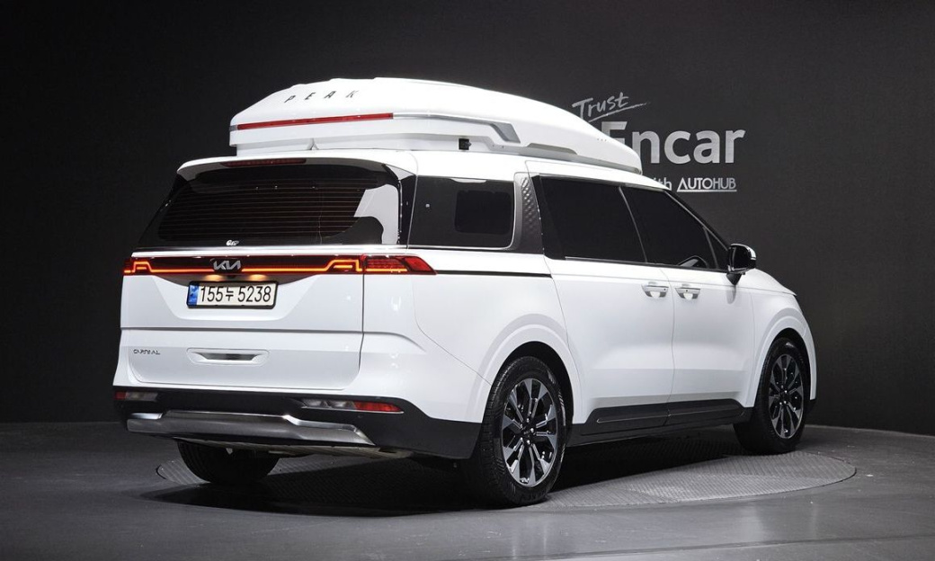 Kia Carnival 7-Seater Outdoor, 2023