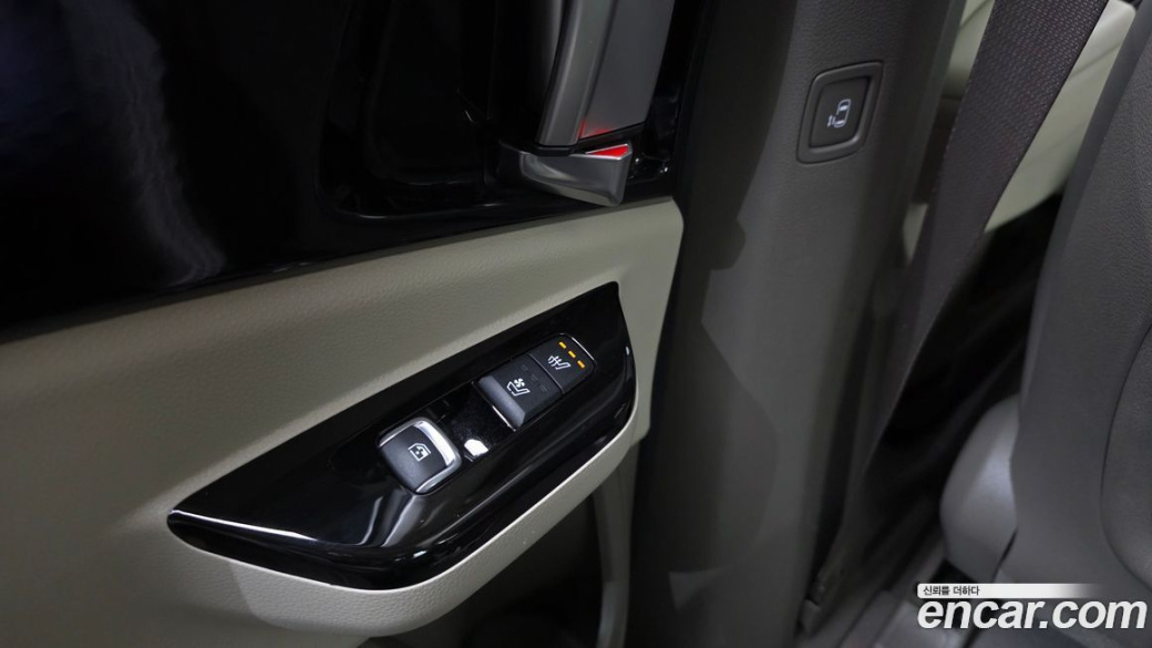 Kia Carnival 7-Seater Signature, 2023