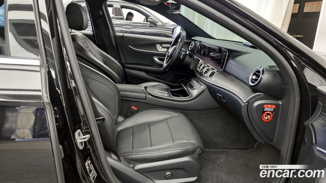 Mercedes-Benz E-Class E250 AMG Line, 2023