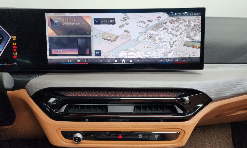 BMW 3-Series 320i, 2025