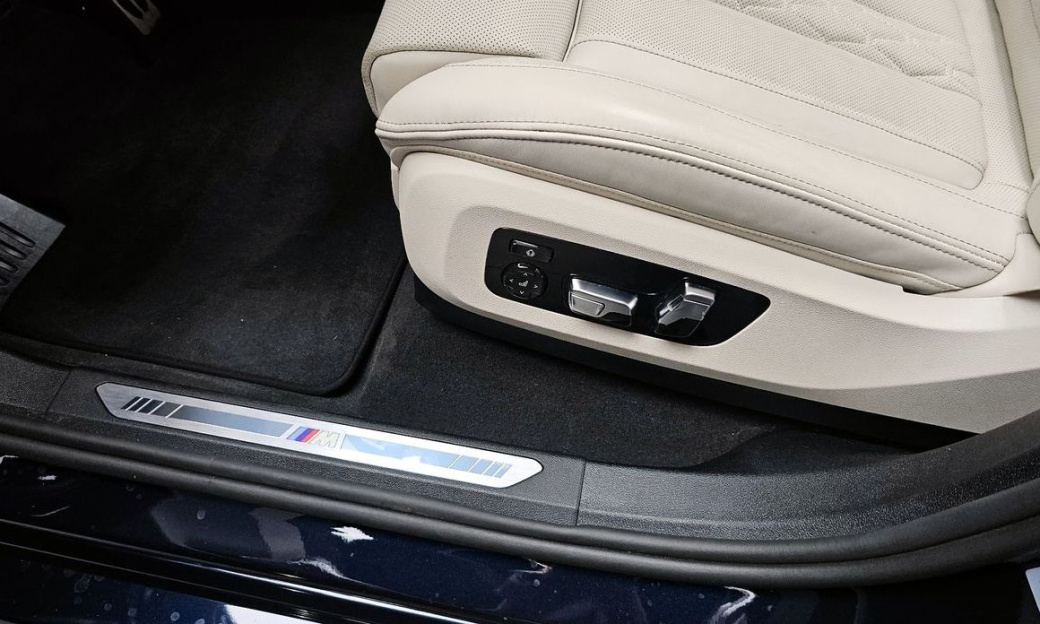 BMW X6 xDrive40i M Sport, 2025