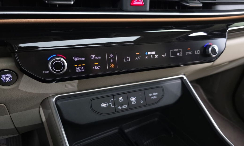 Kia Carnival 7-Seater Gravity, 2025