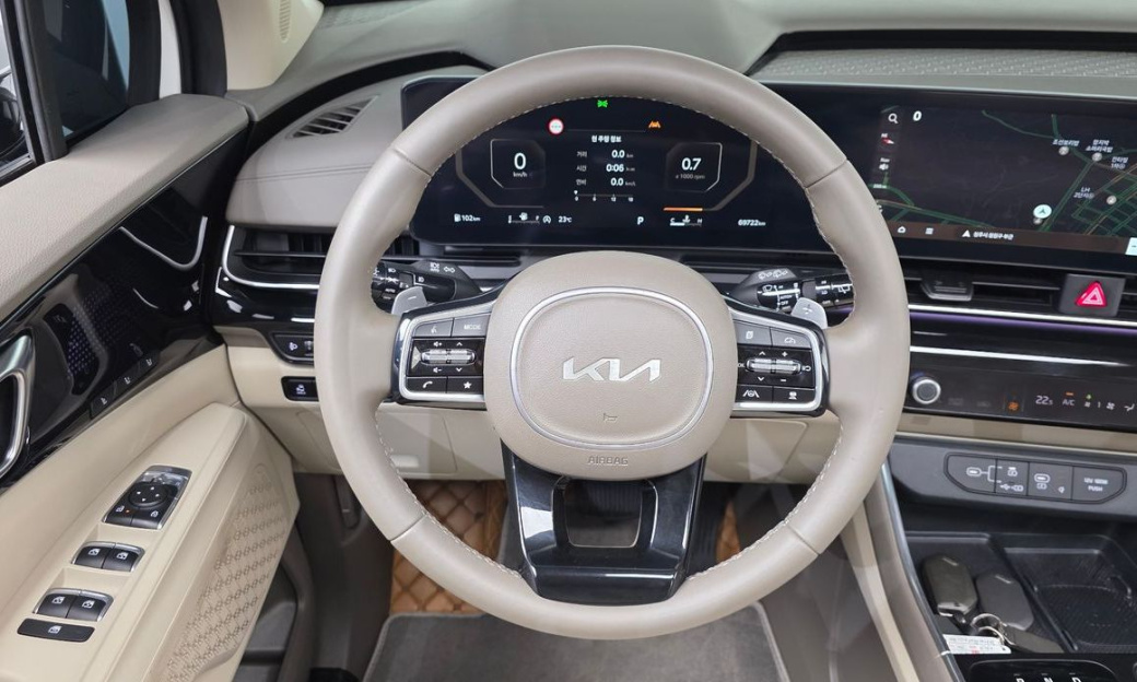Kia Carnival 7-Seater Signature, 2024