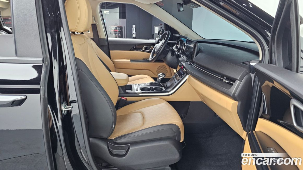 Kia Carnival 9-Seater Prestige, 2023