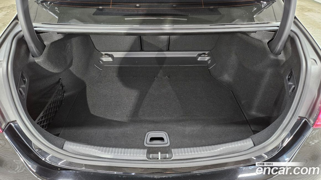 Mercedes-Benz C-Class C300 4MATIC AMG Line, 2023