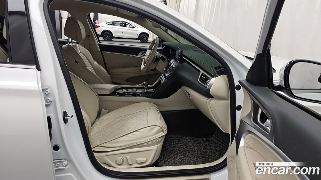 Genesis G70 Gasoline 2.0T 2WD, 2022