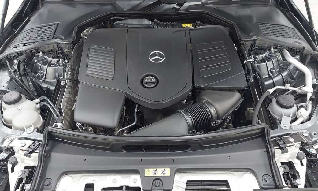 Mercedes-Benz C-Class C300 4MATIC Avantgarde, 2023