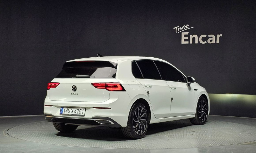 Volkswagen Golf 2.0 TDI Prestige, 2024