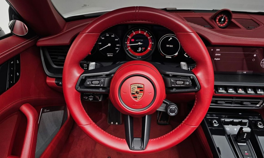 Porsche 911 Carrera 4 GTS Cabriolet, 2024