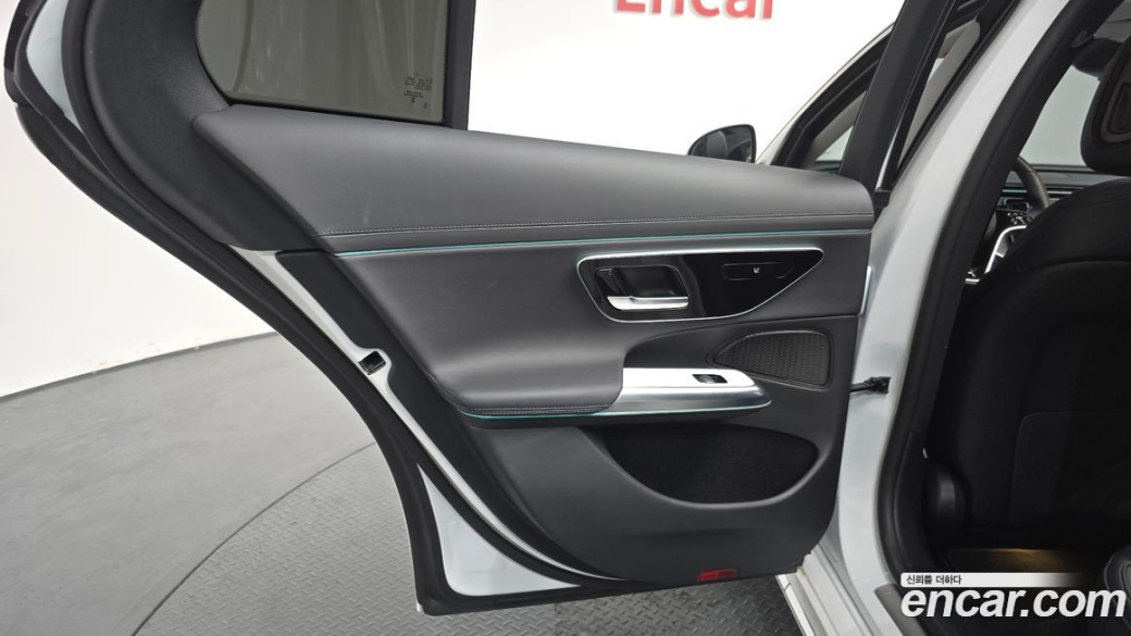 Mercedes-Benz E-Class E220d 4MATIC Exclusive, 2024