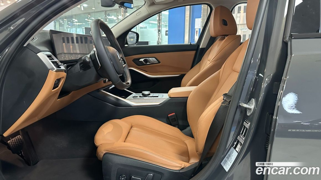 BMW 3-Series 320i, 2025