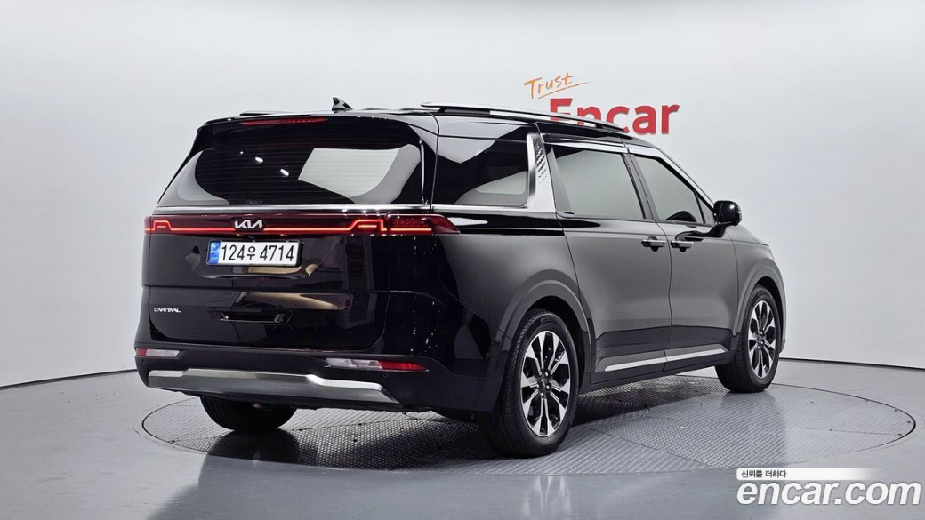 Kia Carnival 7-Seater Signature, 2023
