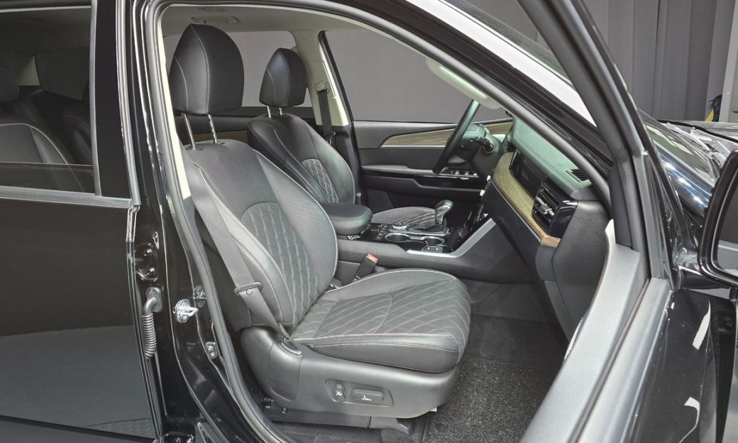 Kia Mohave Diesel 3.0 4WD 6-Seater, 2022
