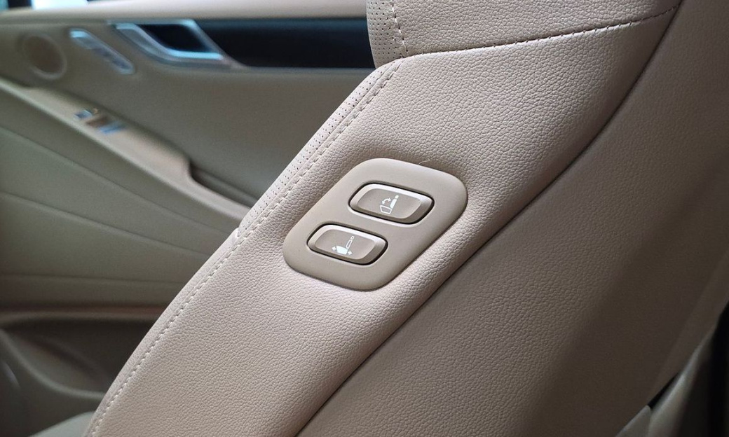 Genesis G80 Gasoline 2.5 Turbo AWD, 2025