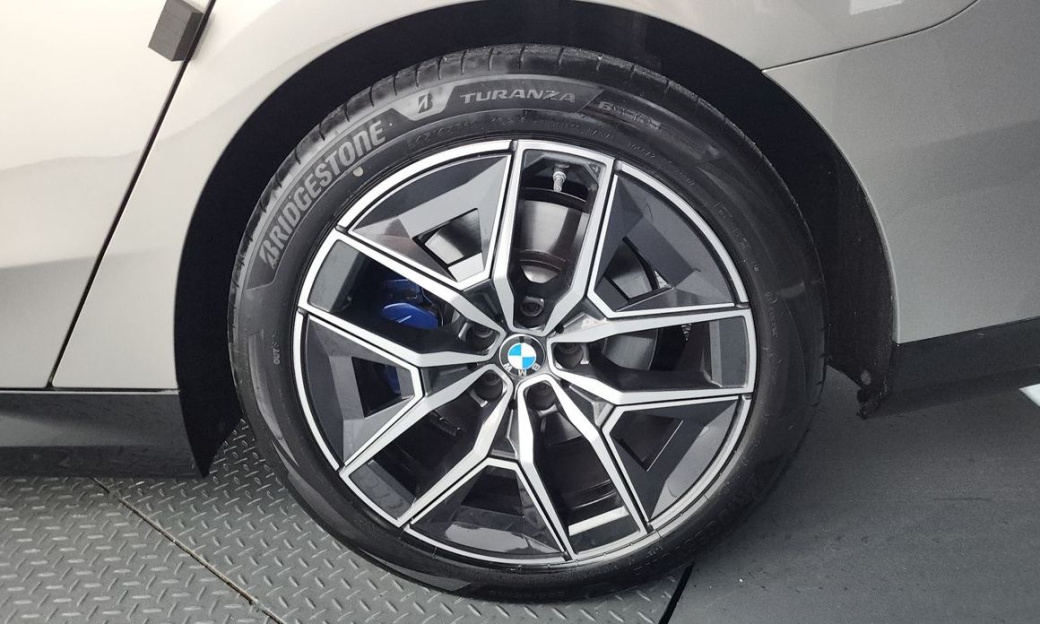 BMW 5-Series 520i M Sport, 2025