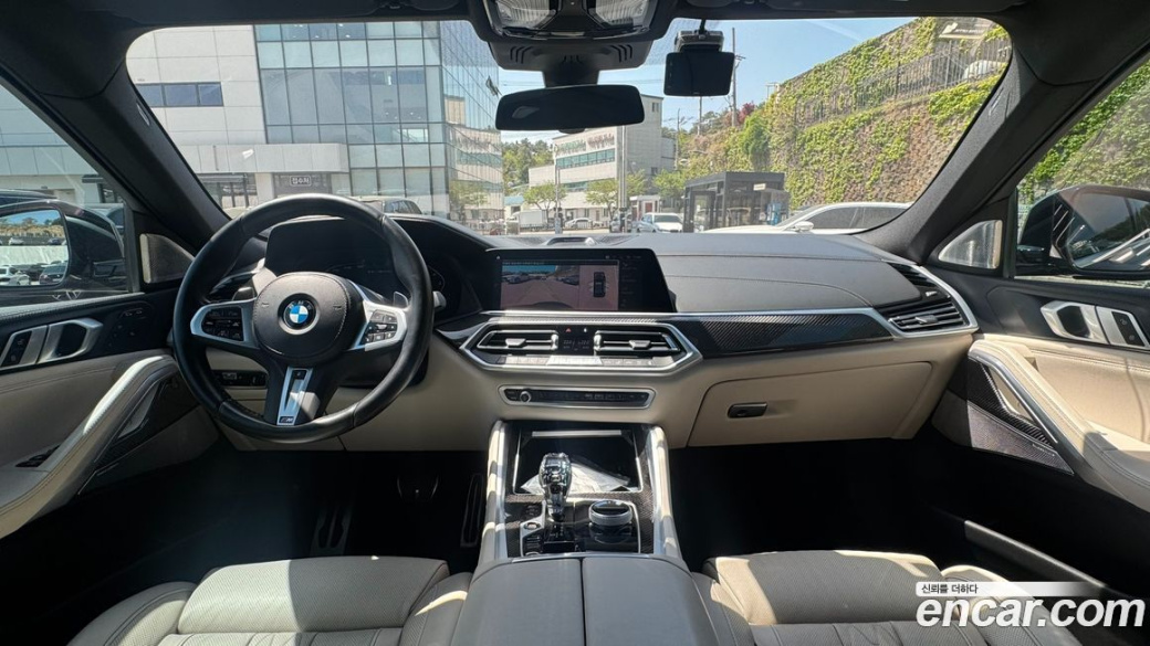 BMW X6 M50i, 2022