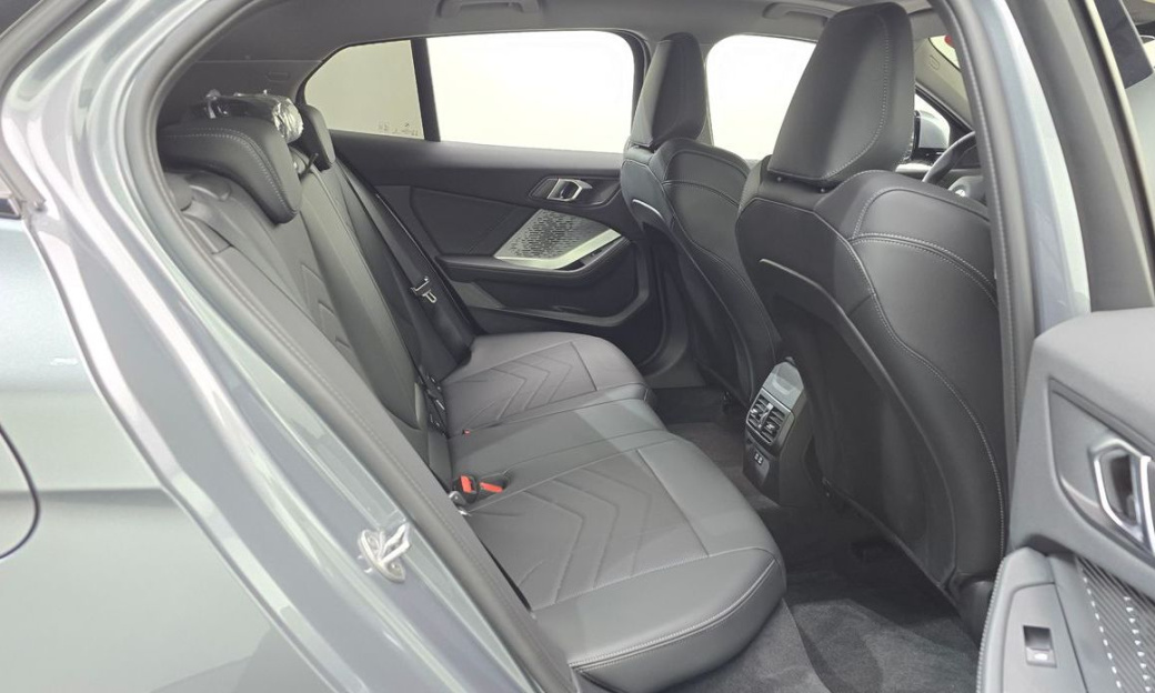 BMW 1-Series 120, 2025