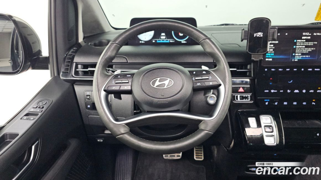 Hyundai Staria 4WD Lounge 9-Seater, 2025