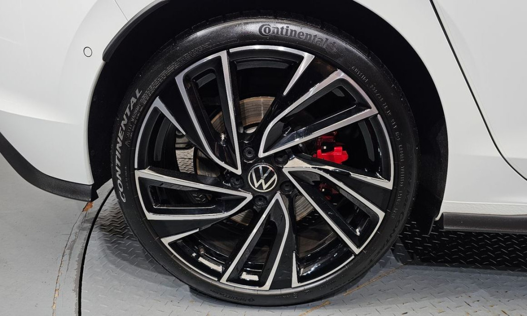 Volkswagen Golf 2.0 GTI, 2024