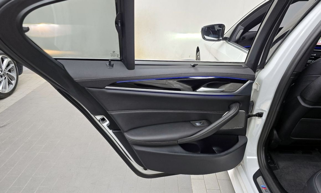 BMW 5-Series 530i xDrive M Sport Package, 2023