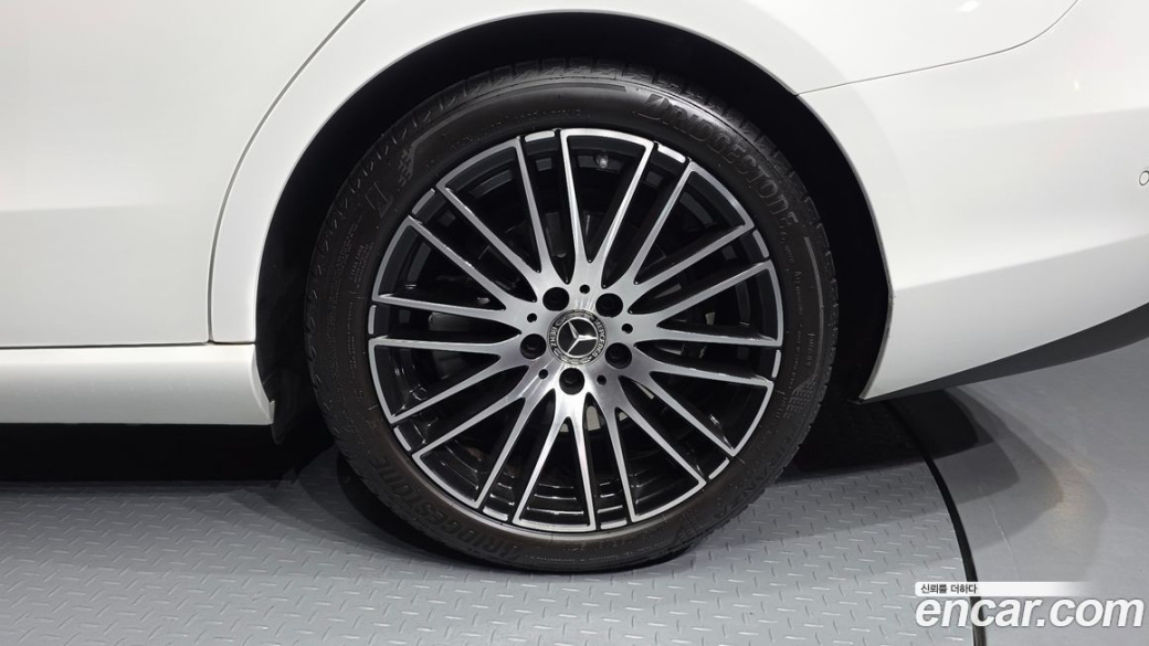 Mercedes-Benz C-Class C300 4MATIC Avantgarde, 2024