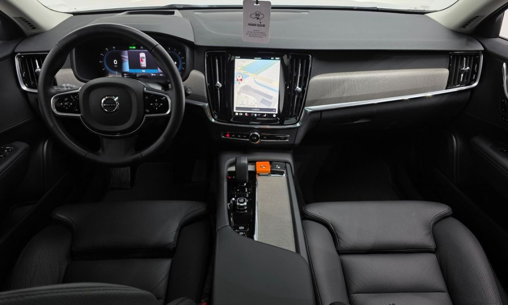 Volvo V90 B5 Plus AWD, 2025