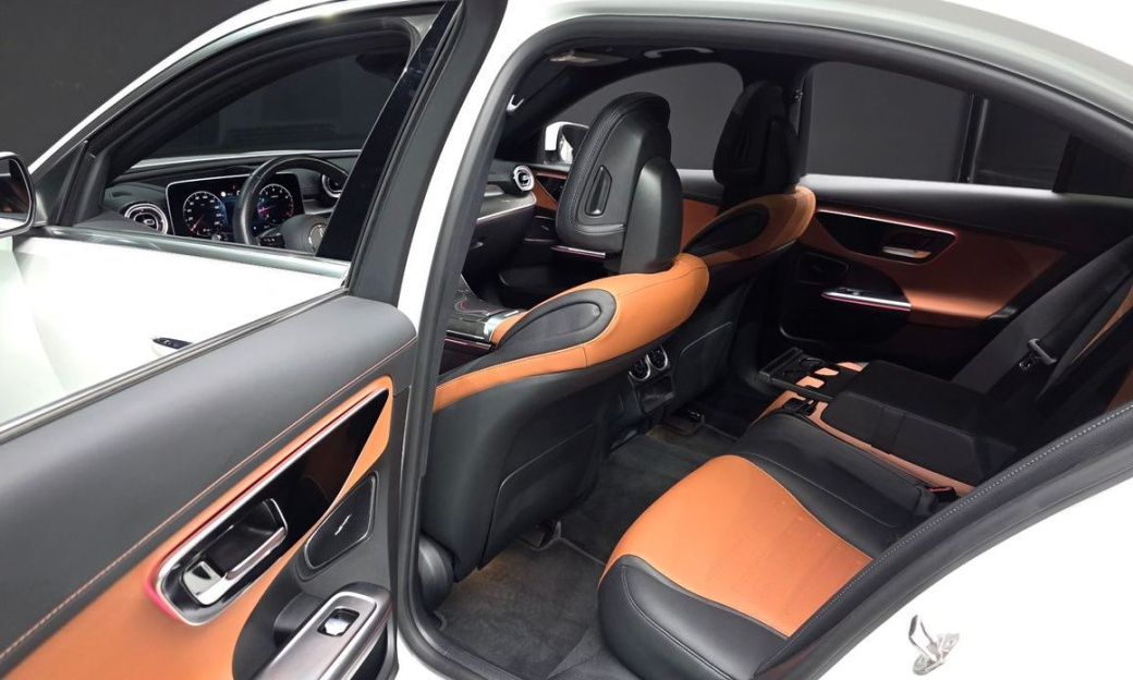 Mercedes-Benz C-Class C300 4MATIC AMG Line, 2023