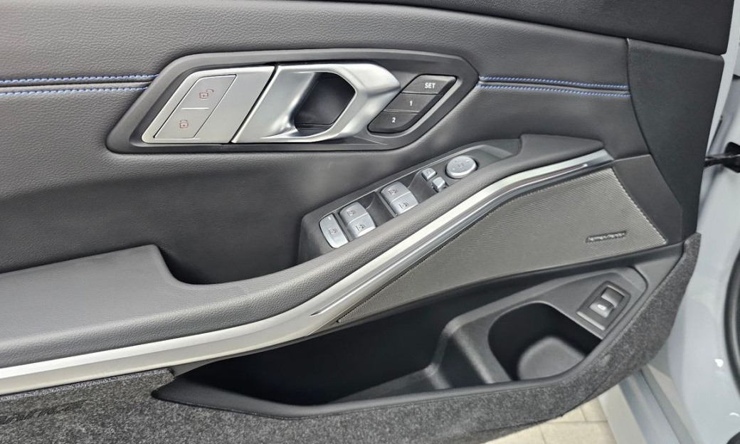 BMW 3-Series M340i Pro, 2024