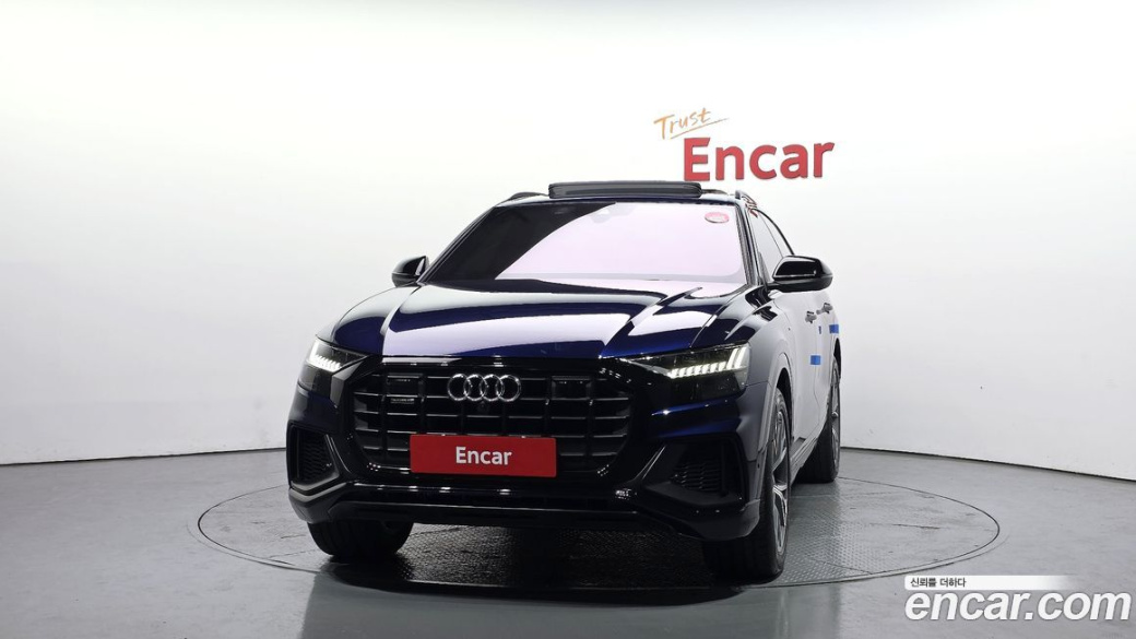 Audi Q8 55 TFSI Quattro Premium, 2022