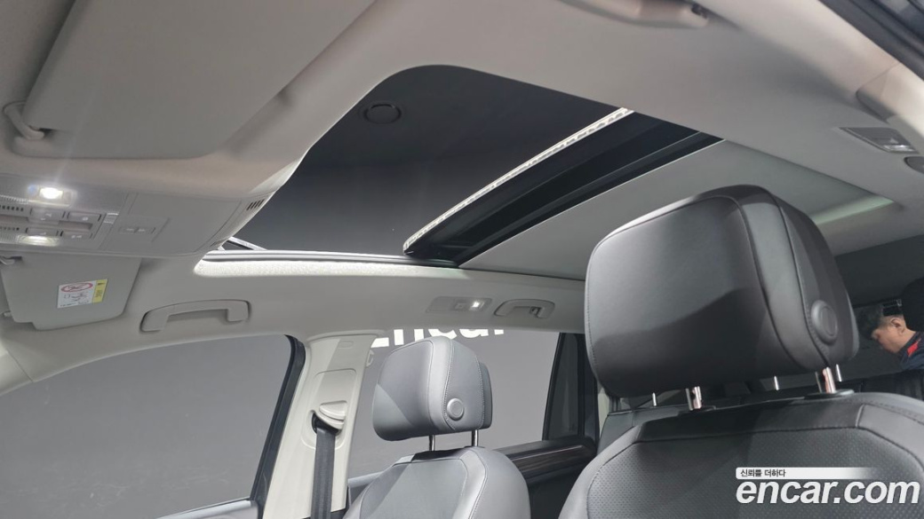 Volkswagen Tiguan 2.0 TSI Prestige, 2024