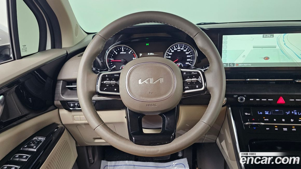 Kia Carnival 9-Seater Noblesse, 2023