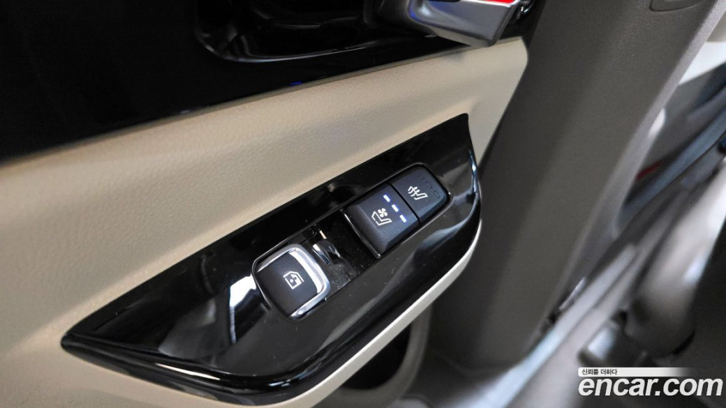 Kia Carnival 7-Seater Hi-Limousine, 2023