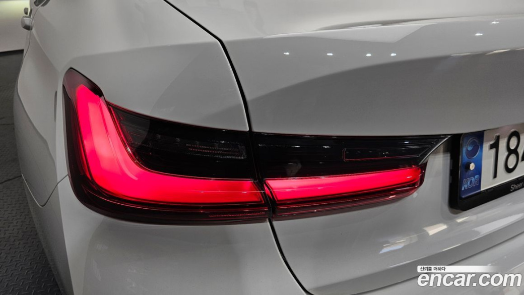 BMW 3-Series 320i M Sport, 2023