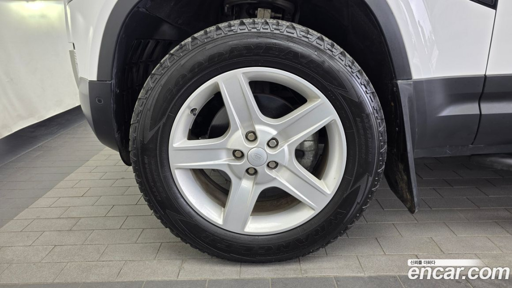 Land Rover Defender 90 D250 SE, 2022