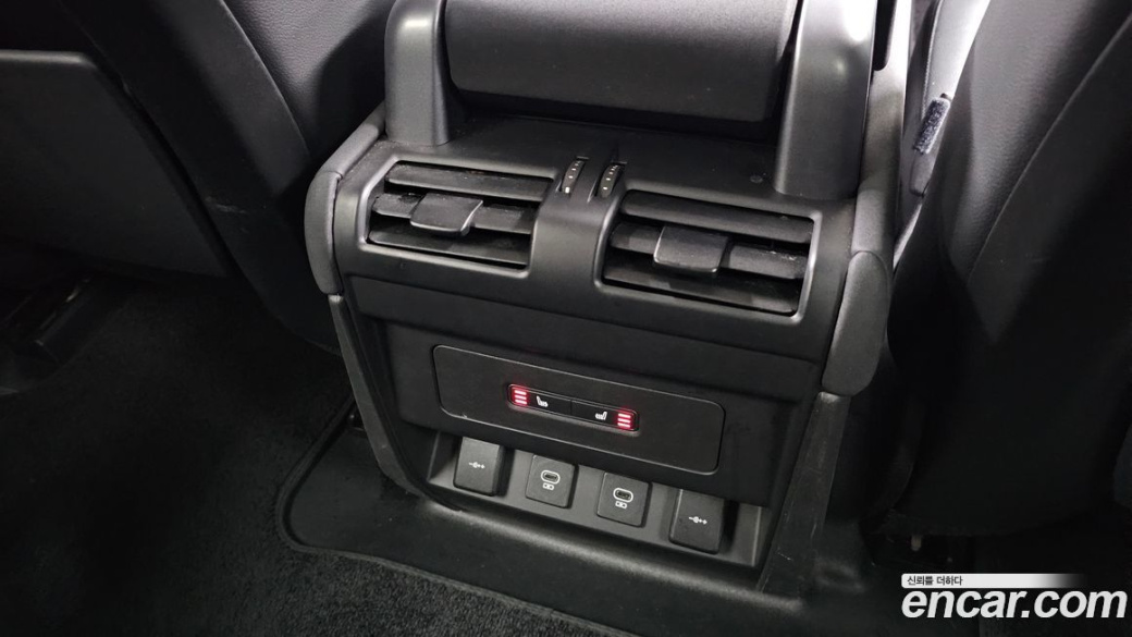 Land Rover Defender 90 D250 SE, 2022