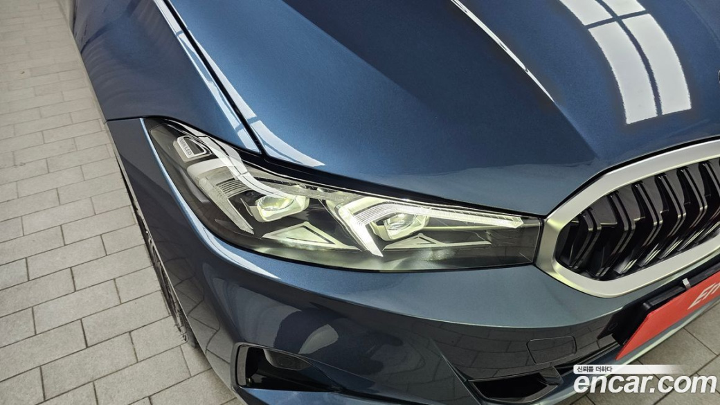 BMW 3-Series 320i, 2025
