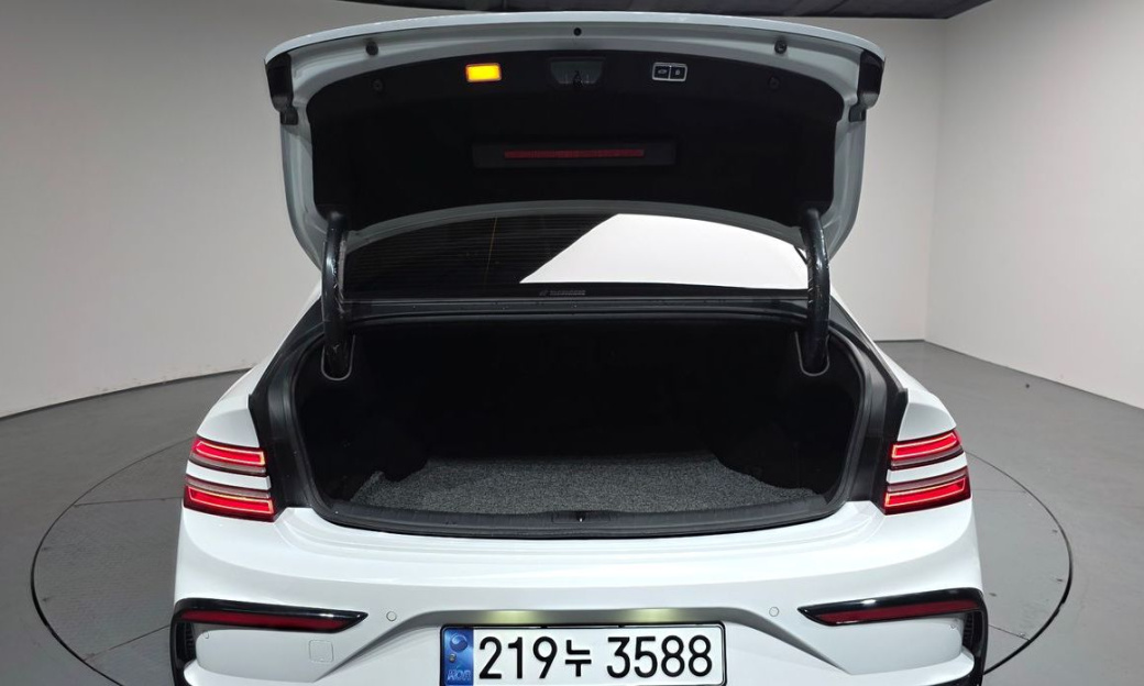 Genesis G80 Gasoline 2.5 Turbo AWD, 2025