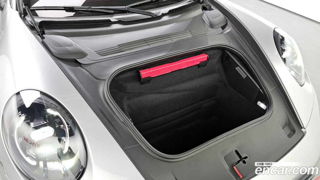 Porsche 911 Carrera 4 GTS Cabriolet, 2025