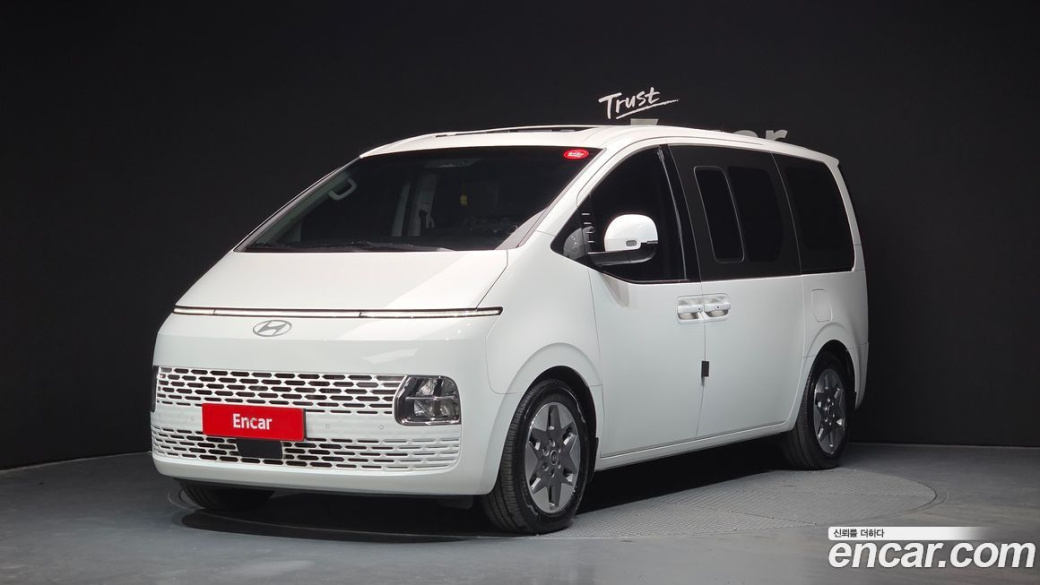 Hyundai Staria Tourer 9-Seater, 2025