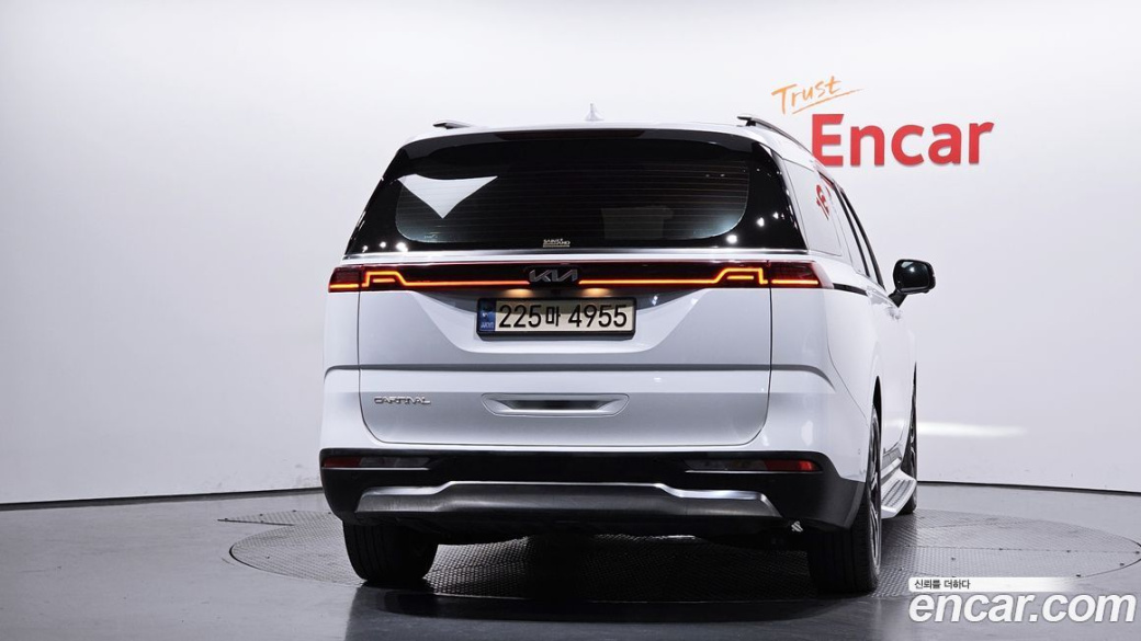Kia Carnival 9-Seater Signature, 2023